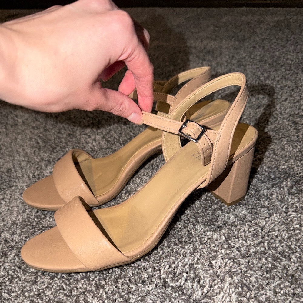 Naturalizer Tan Block Heel Sandals